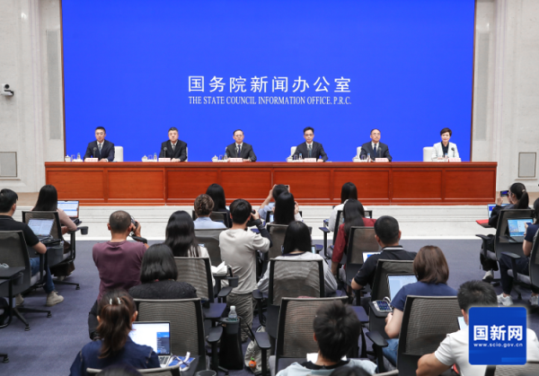 驰盈配资 中科院答海报新闻：科普月期间，全国各地的中科院植物园、标本馆、天文台全部开放